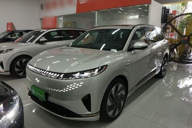 Dongfeng eπ eπ008 2024 210Max Range-Extended Version 6 Seats مستعملة