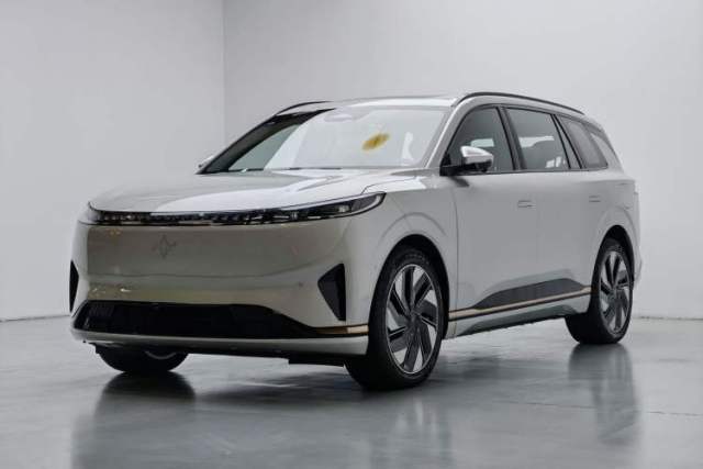 Dongfeng eπ eπ008 2024 636Max All-Electric Version 6 Seats مستعملة