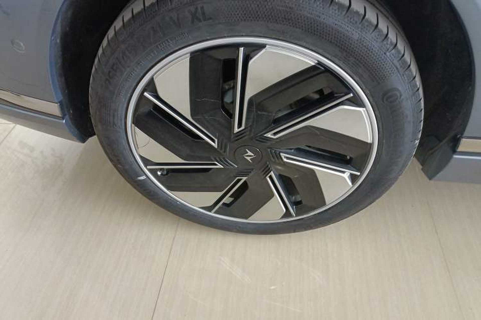 Used Dongfeng eπ eπ008 2024 210Max Range-Extended Version 6 Seats Right Rear Wheel Hub