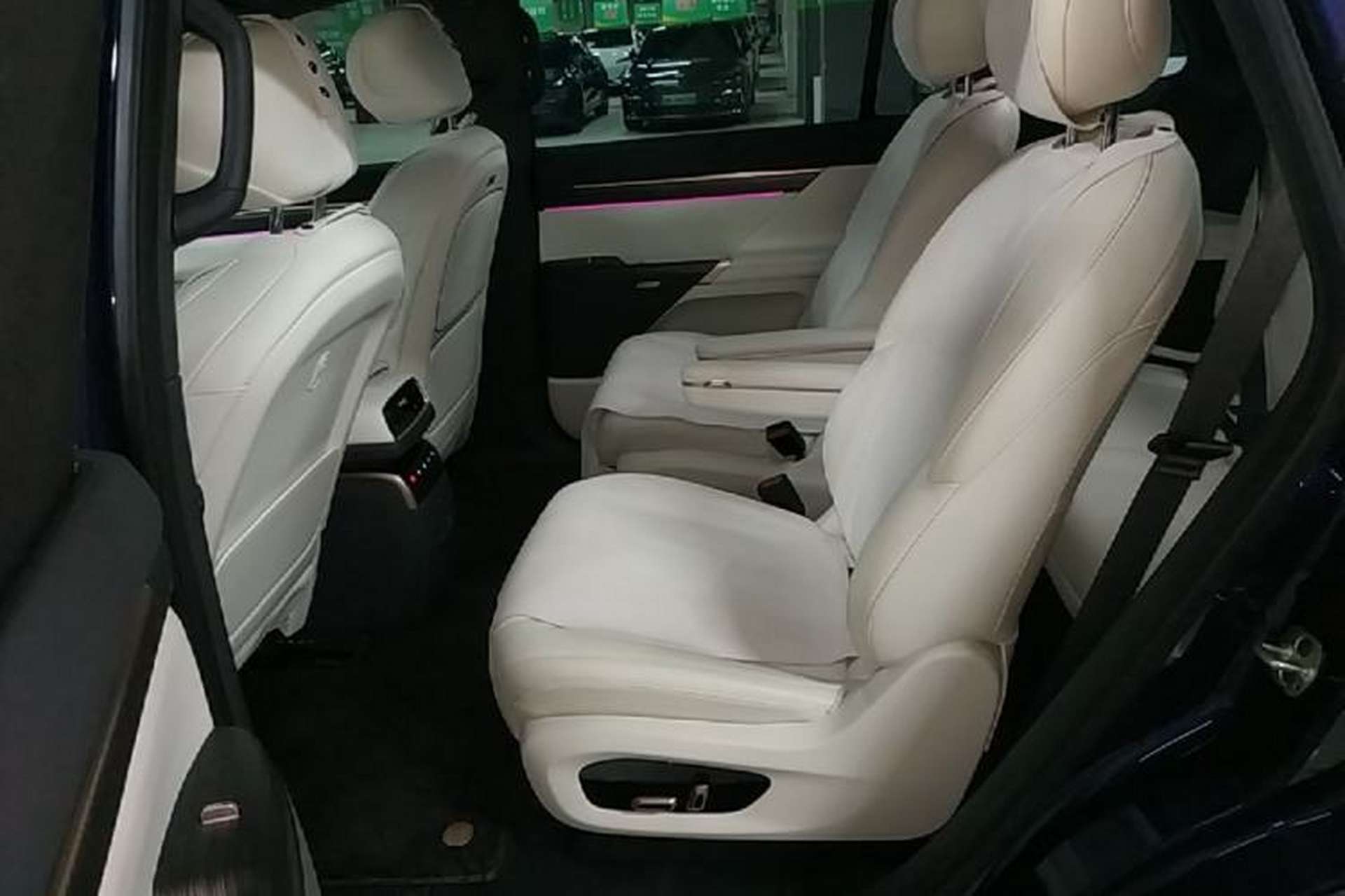 Used Dongfeng eπ eπ008 2024 636Max All-Electric Version 6 Seats Left Rear Seat