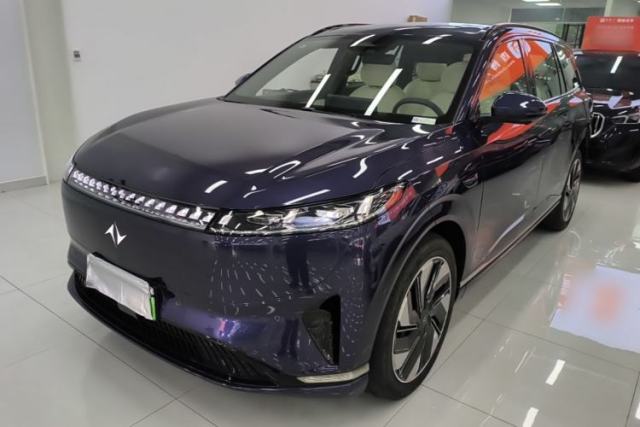 Dongfeng eπ eπ008 2024 636Max All-Electric Version 6 Seats مستعملة