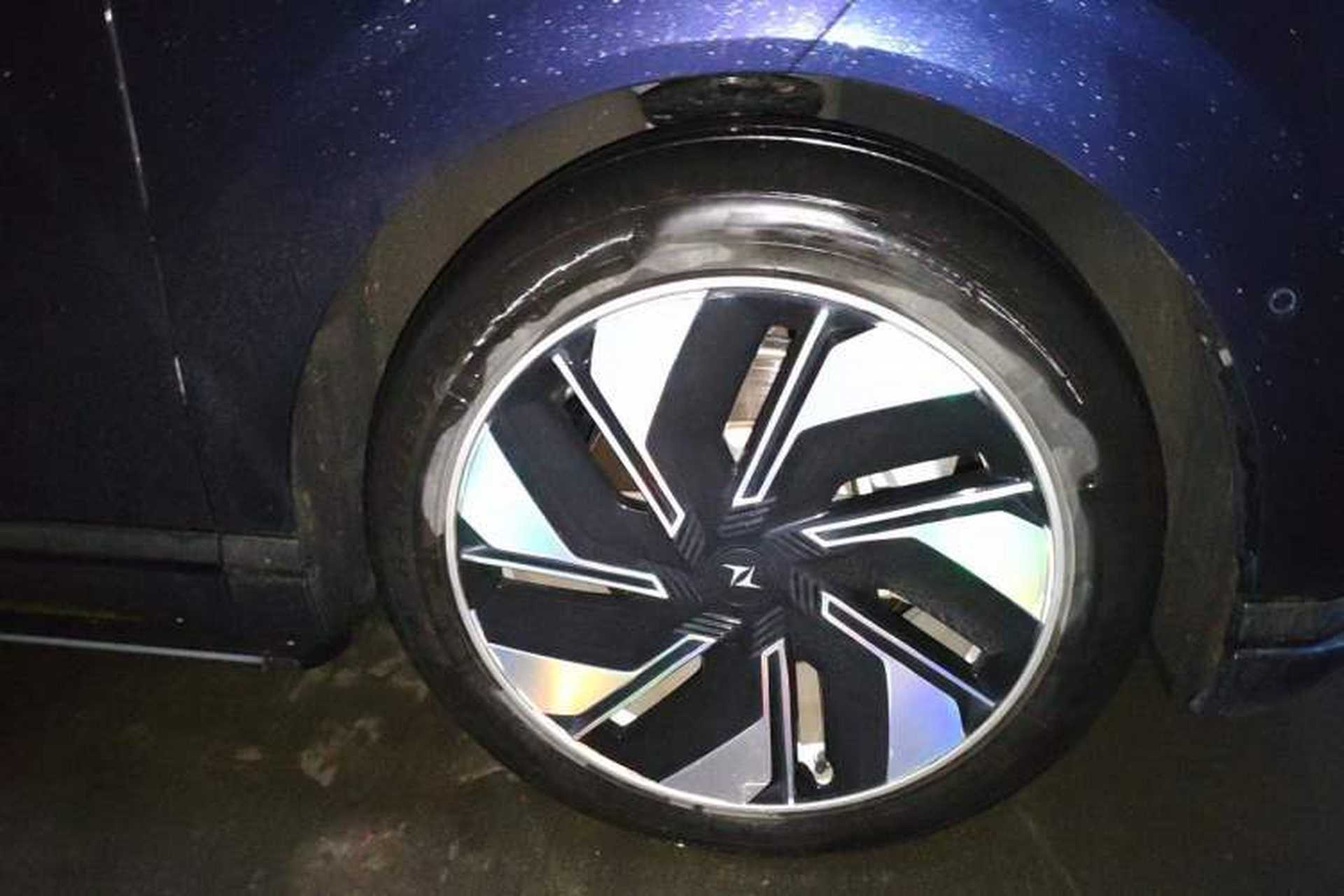 Used Dongfeng eπ eπ008 2024 210Max Range-Extended Version 6 Seats Right Front Wheel Hub