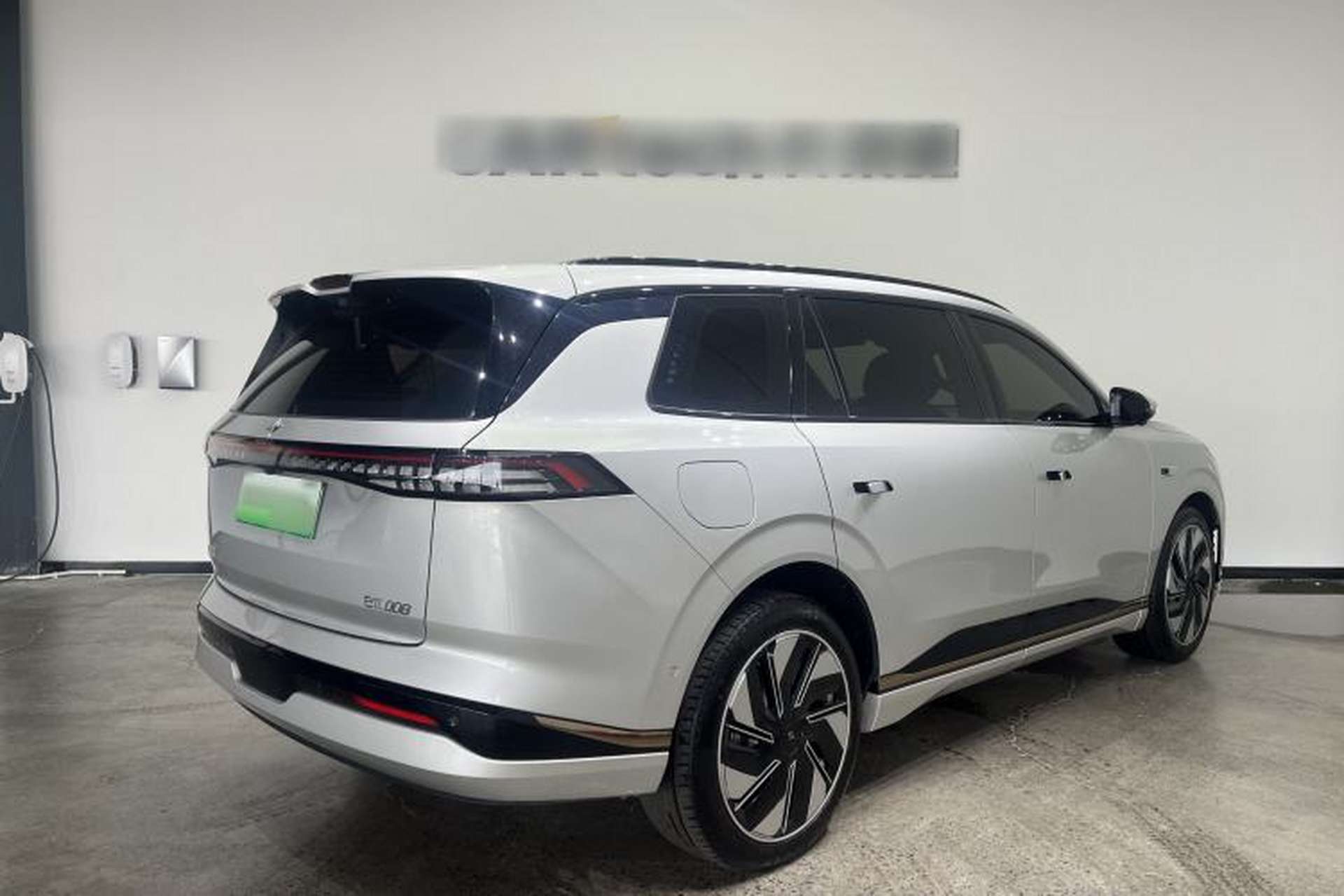 Used Dongfeng eπ eπ008 2024 210Max Range-Extended Version 6 Seats Exterior 4
