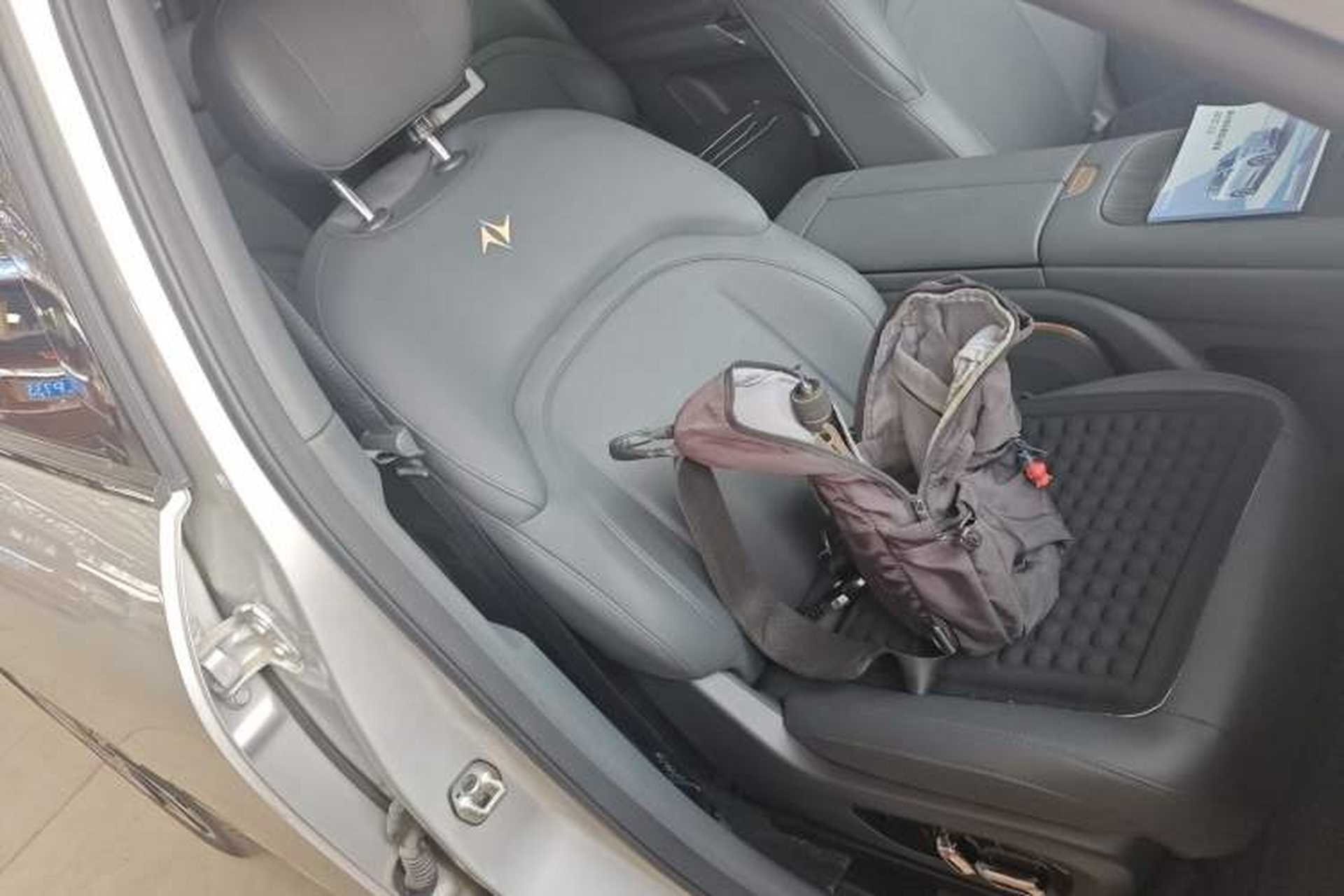 Used Dongfeng eπ eπ008 2024 210Max Range-Extended Version 6 Seats Right Front Seat