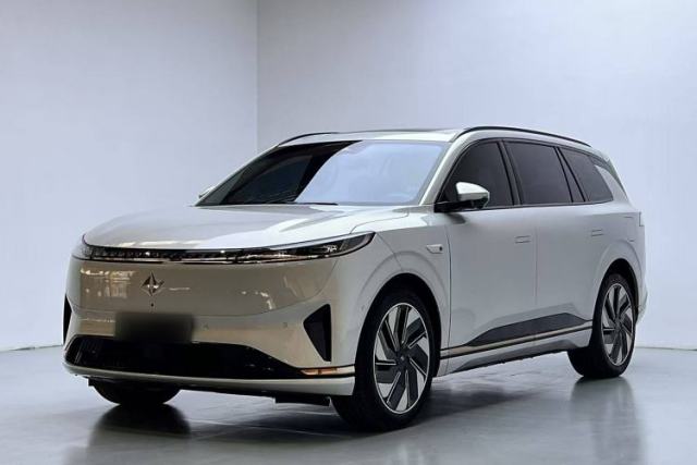 Dongfeng eπ eπ008 2024 210Max Range-Extended Version 6 Seats مستعملة