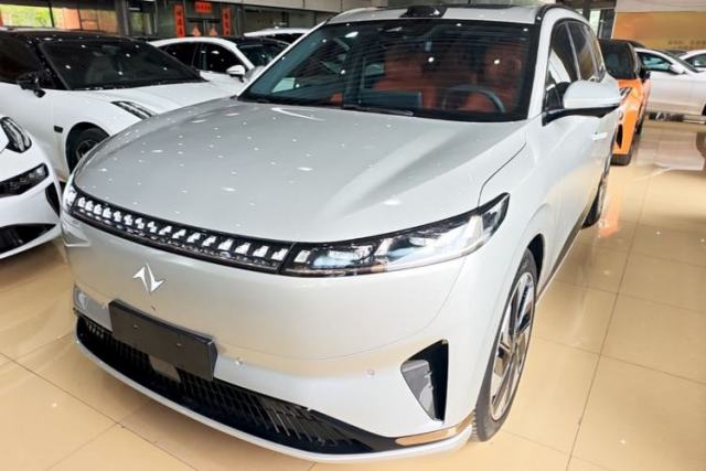 Dongfeng eπ eπ008 2024 210Max Range-Extended Version 6 Seats مستعملة
