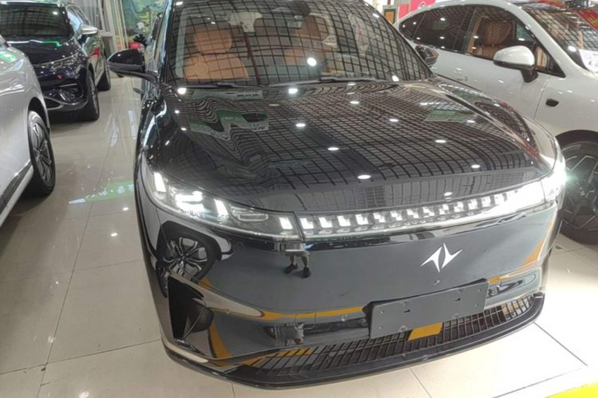 Used Dongfeng eπ eπ008 2025 210 Ultra Intelligent Driving Version 5 Seats Front Right 45 Deg