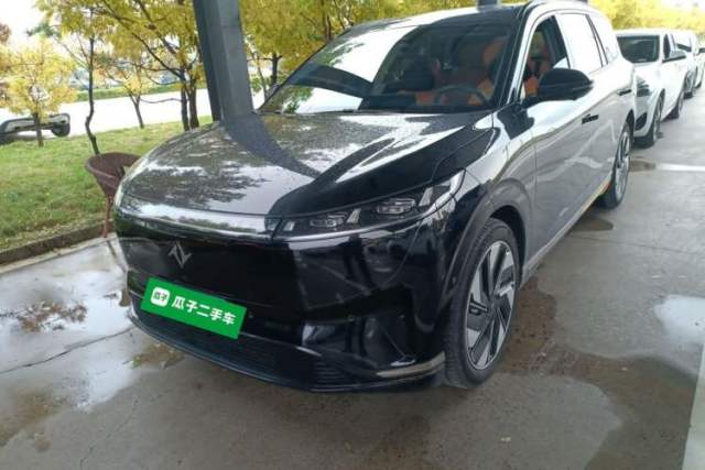 Dongfeng eπ eπ008 2025 210 Ultra Range-Extended Version 5 Seats مستعملة