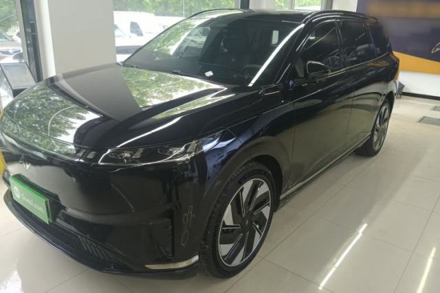Dongfeng eπ eπ008 2025 210 Ultra LikeYi Edition 5-Seater مستعملة