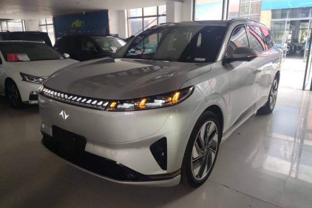 Dongfeng eπ eπ008 2025 636Max Rui Edition 5-Seater مستعملة