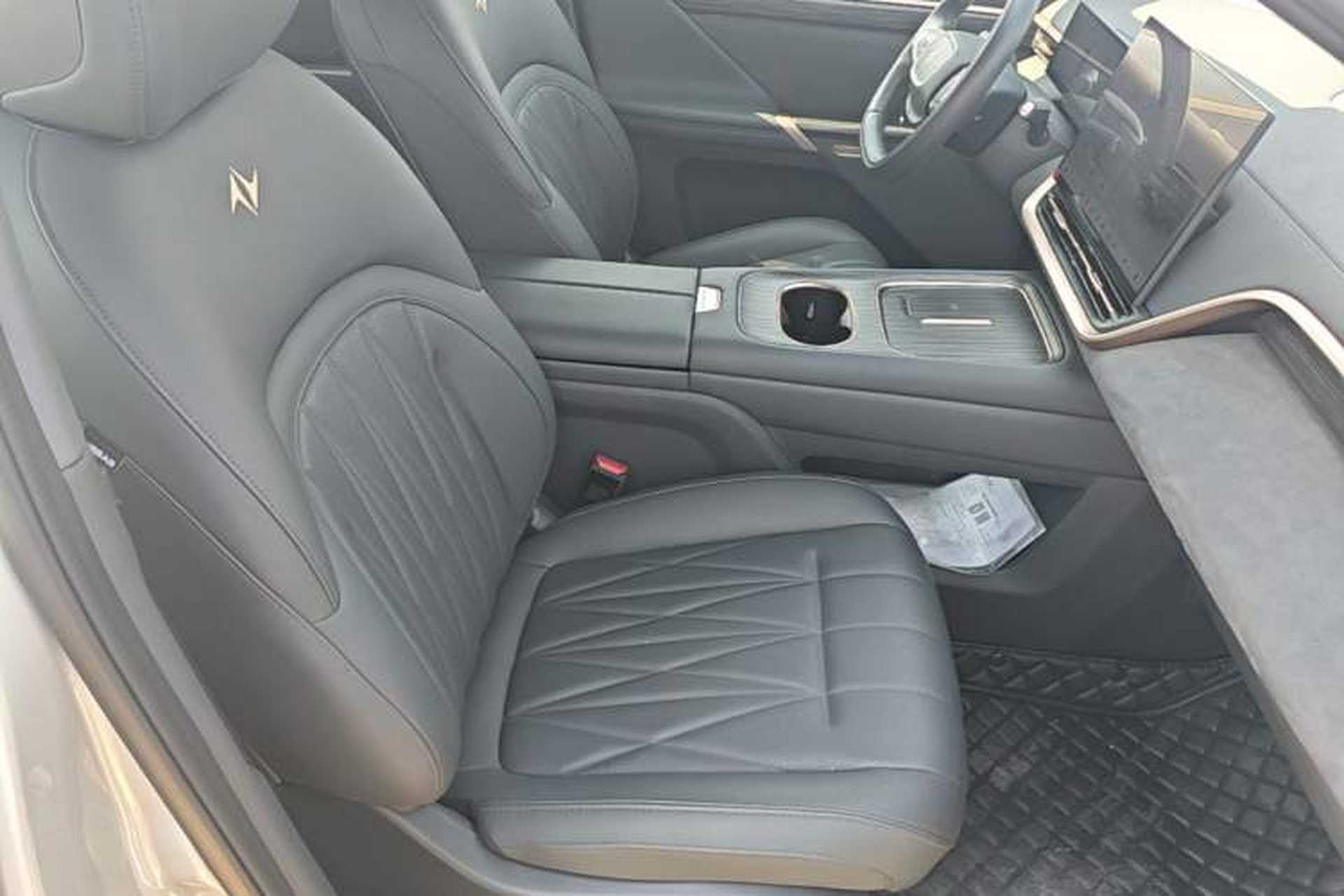 Used Dongfeng eπ eπ008 2025 210 Ultra Range-Extended Version 5 Seats Right Front Seat
