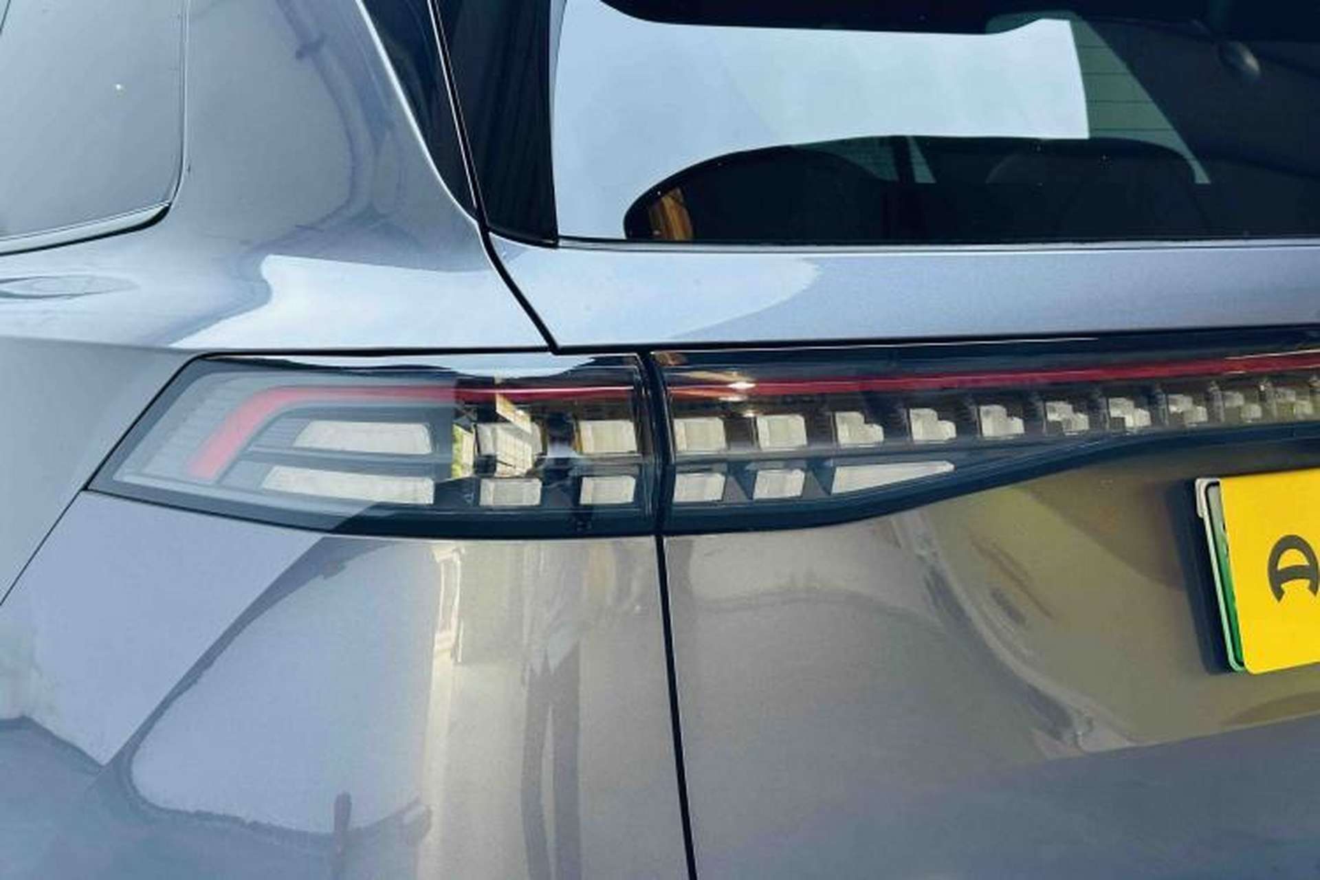 Used Dongfeng eπ eπ008 2025 636Ultra Smart Drive Version 6 Seats Right Rear Taillight