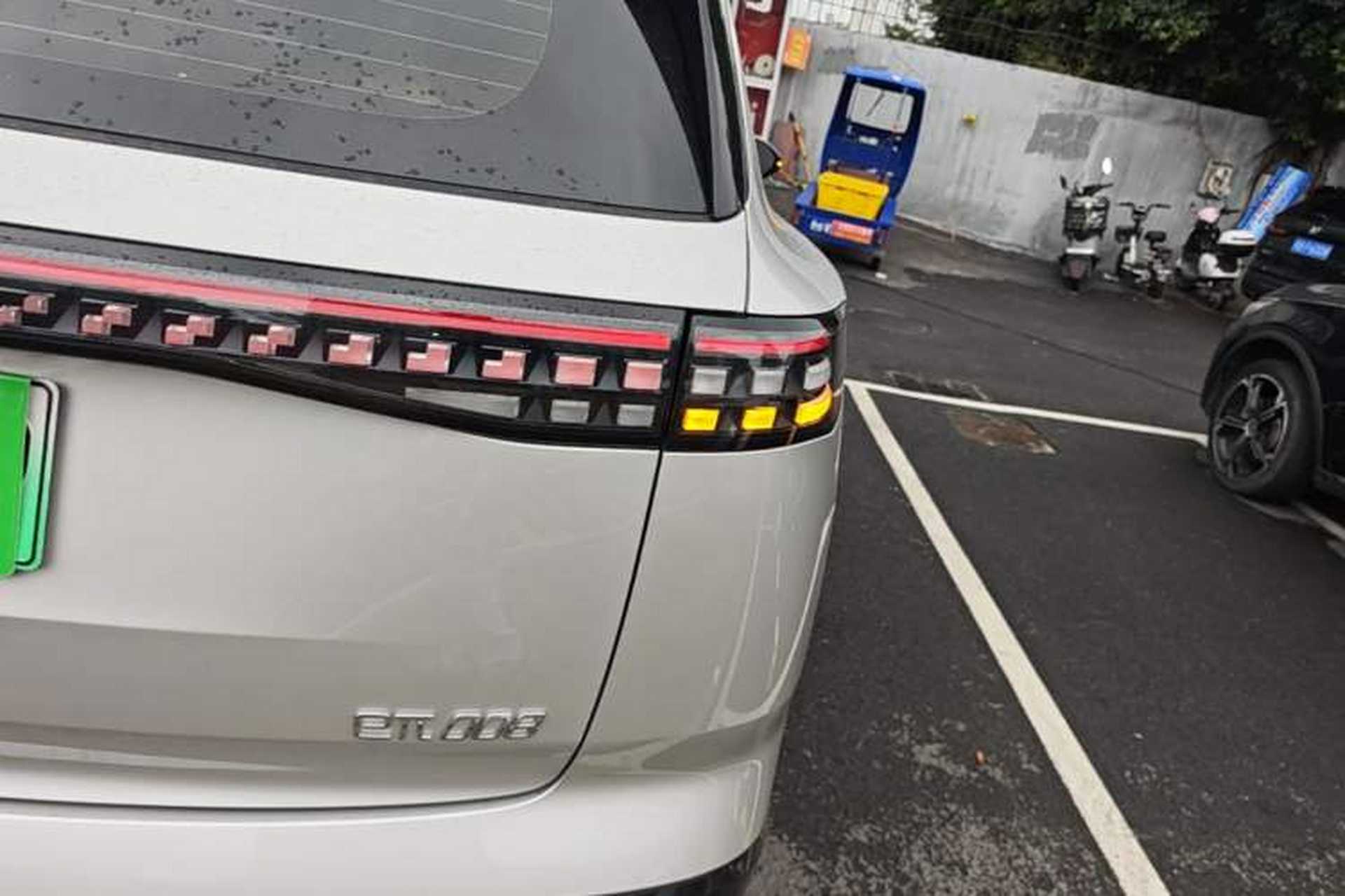 Used Dongfeng eπ eπ008 2025 210 Ultra Range-Extended Version 5 Seats Exterior 3
