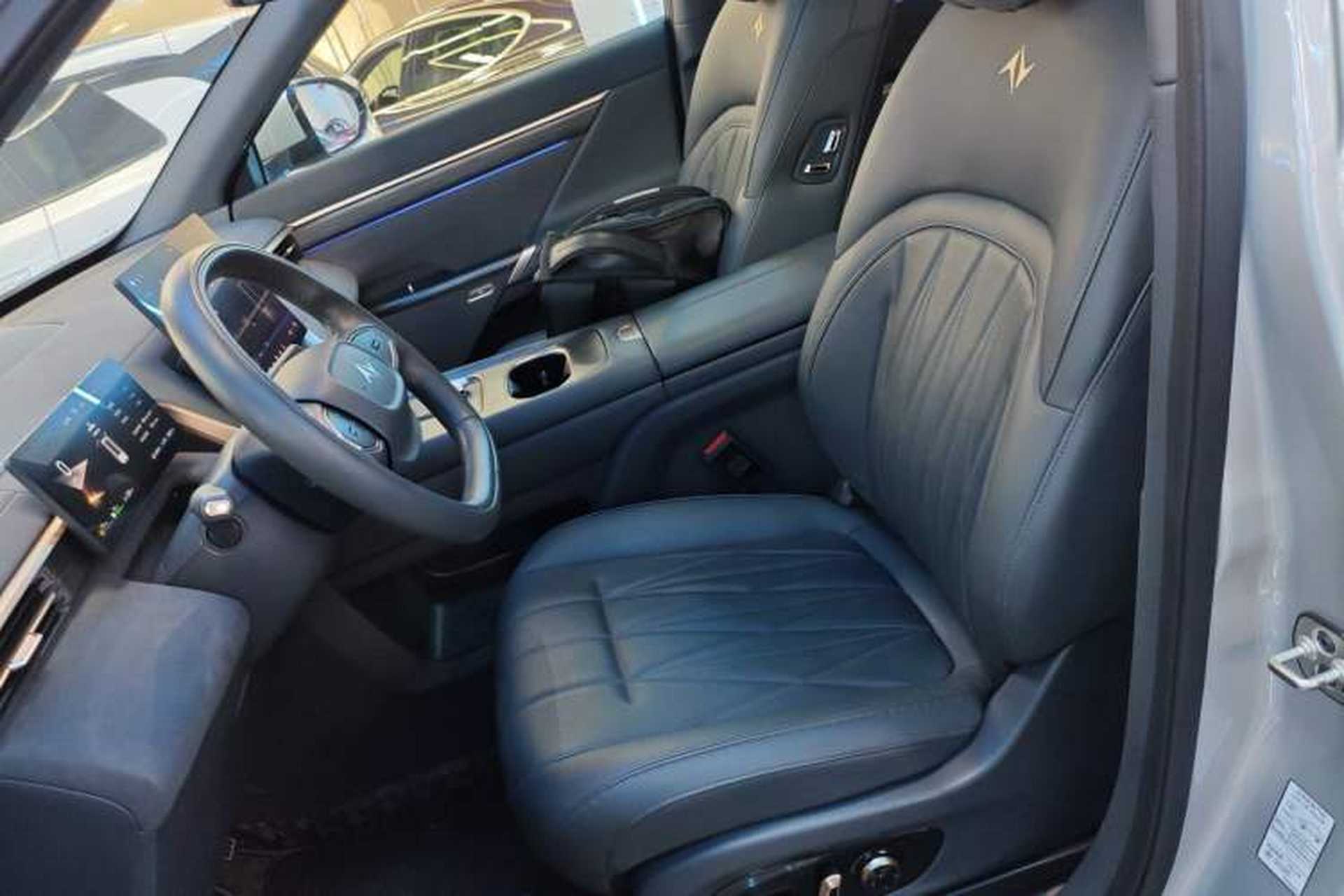 Used Dongfeng eπ eπ008 2025 210 Ultra Range-Extended Version 5 Seats Left Front Seat
