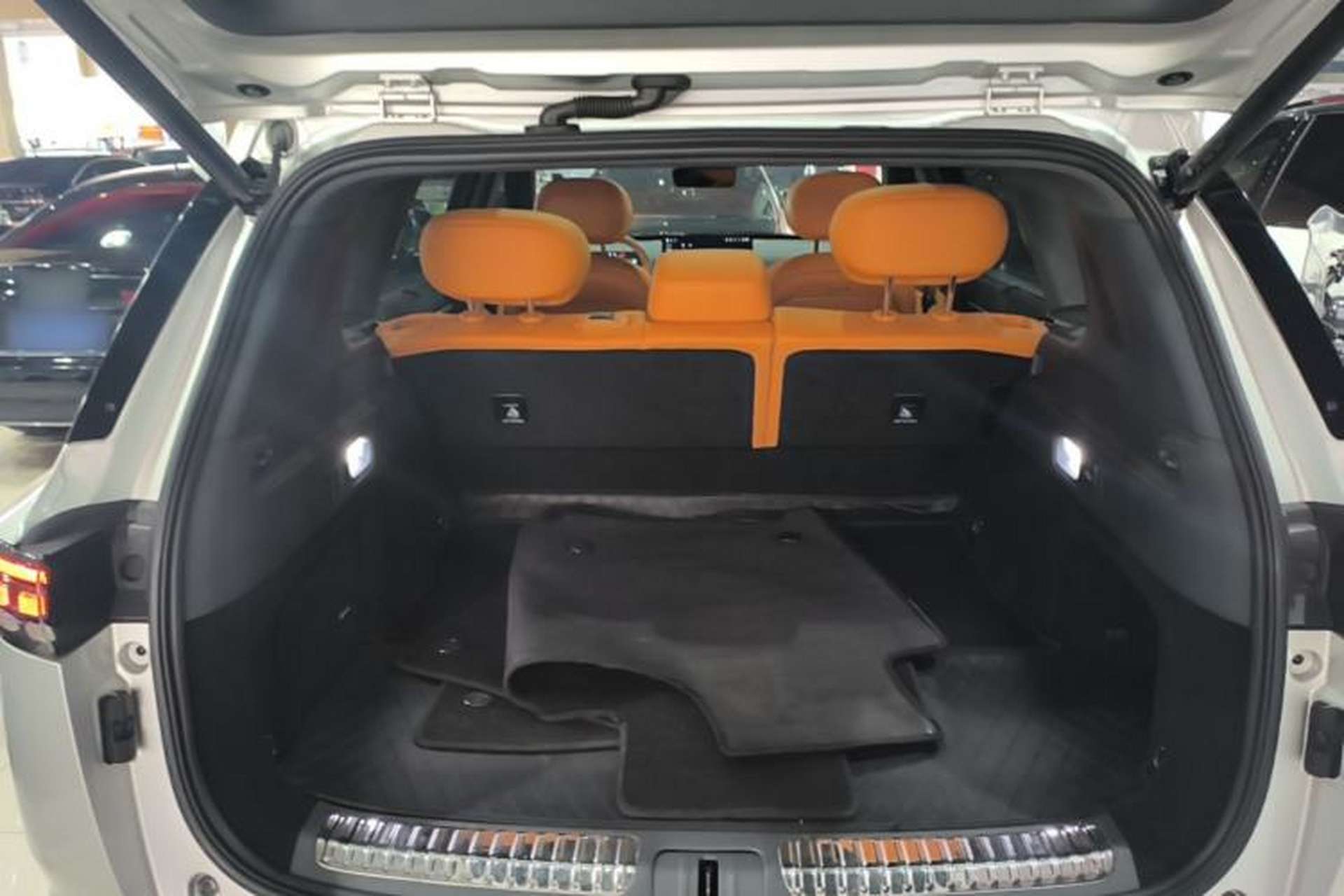 Used Dongfeng eπ eπ008 2025 210 Ultra Range-Extended Version 5 Seats Trunk