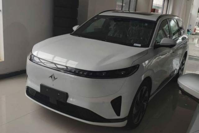 Used Dongfeng eπ eπ008 2025 210 Ultra Range-Extended Version 6 Seats