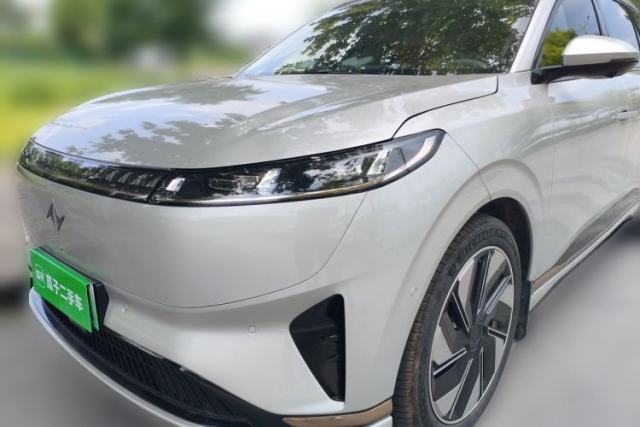 Dongfeng eπ eπ008 2025 636Max Intelligent Driving Version 5 Seats مستعملة