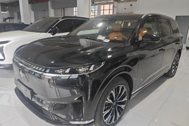 Dongfeng eπ eπ008 2026 Model Five-Seat Pure-Electric Ultra-Wide Edition مستعملة