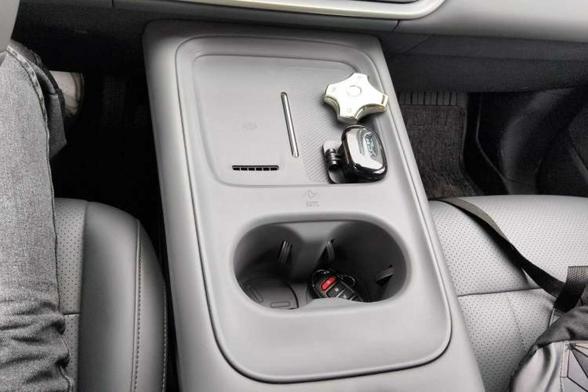 Used Dongfeng eπ eπ008 2026 Model Six-Seat Range-Extended Family Delight Edition Gear Lever