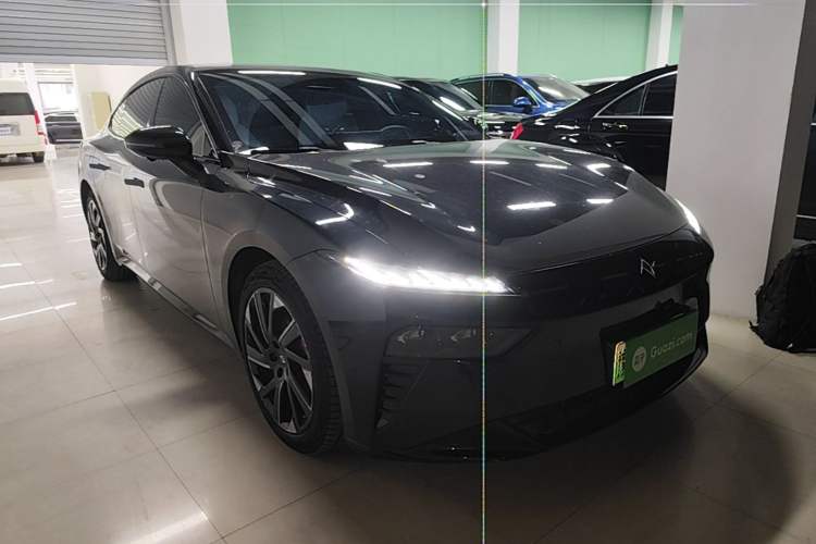 Used Dongfeng eπ eπ007 2024 Range-Extended 200 RuYi Edition Front Right 45 Deg