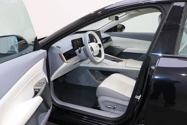 Used Dongfeng eπ eπ007 2024 620 Pro Version Interior 1