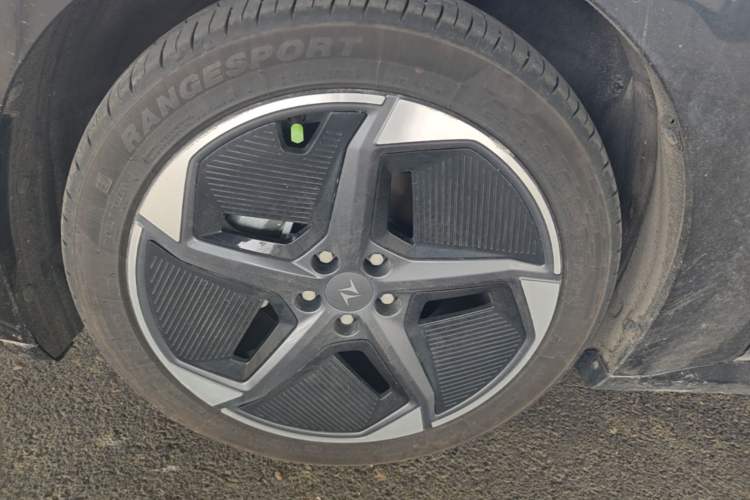 Used Dongfeng eπ eπ007 2024 530 Pro Version Left Front Wheel Hub