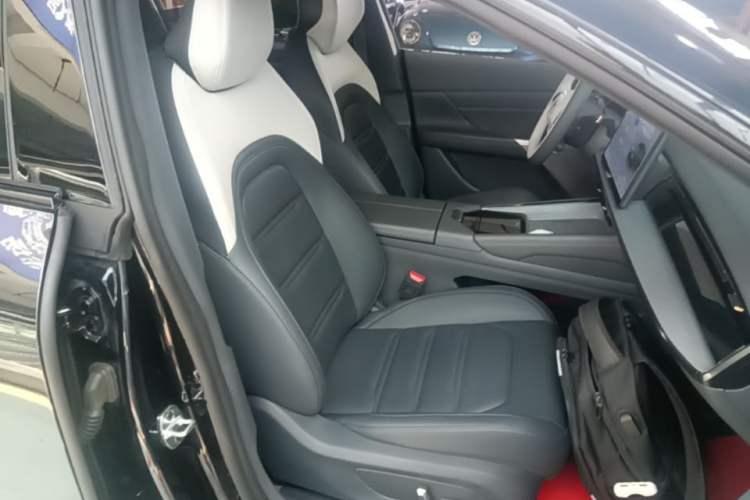 Used Dongfeng eπ eπ007 2024 620 Pro Version Right Front Seat