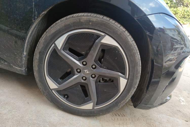 Used Dongfeng eπ eπ007 2024 Range-Extended 200 RuYi Edition Right Front Wheel Hub