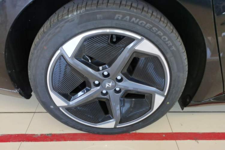 Used Dongfeng eπ eπ007 2024 All-Electric 620 RuYi Edition Right Rear Wheel Hub