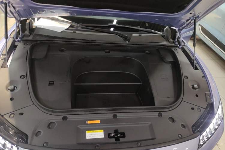 Used Dongfeng eπ eπ007 2024 620 Pro Version Engine Bay