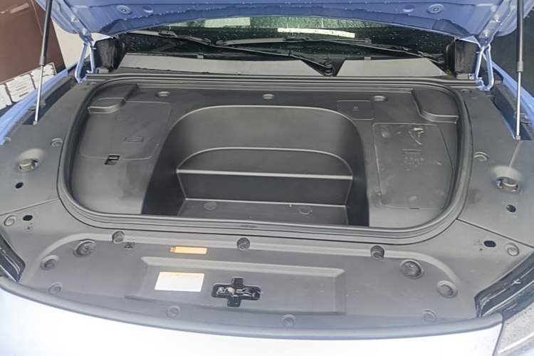 Used Dongfeng eπ eπ007 2024 530 Pro Version Engine Bay