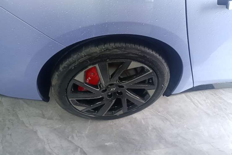 Used Dongfeng eπ eπ007 2024 530 Pro Version Right Rear Wheel Hub
