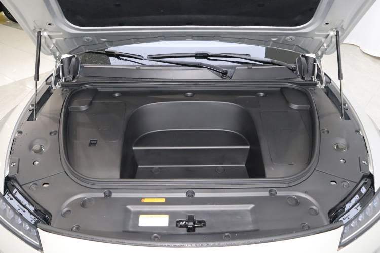 Used Dongfeng eπ eπ007 2024 620 Pro Version Engine Bay