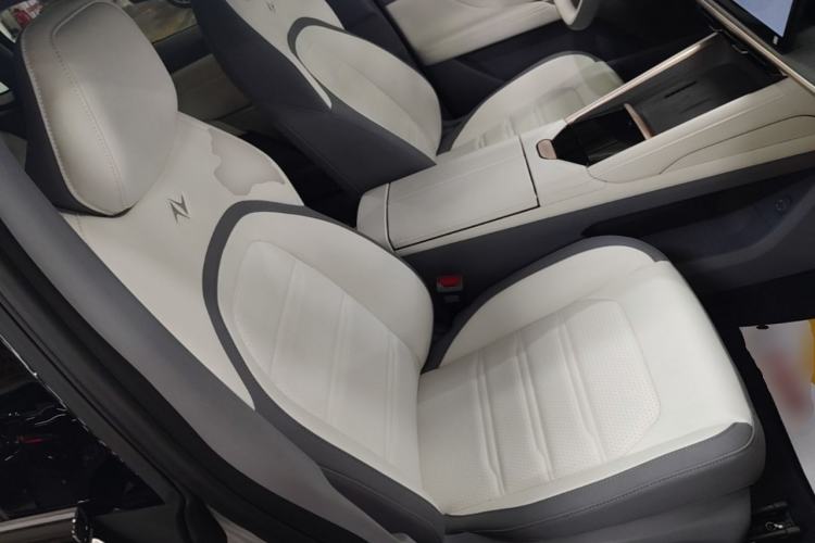 Used Dongfeng eπ eπ007 2024 620 Pro Version Right Front Seat