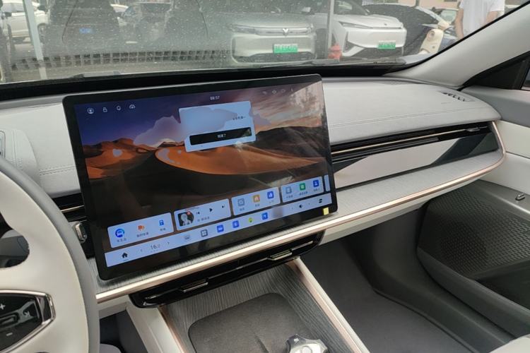Used Dongfeng eπ eπ007 2024 Pure Electric 540 All-Wheel Drive Max Edition Center Console