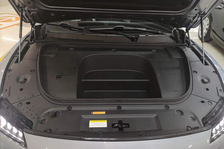 Used Dongfeng eπ eπ007 2024 530 Pro Version Engine Bay