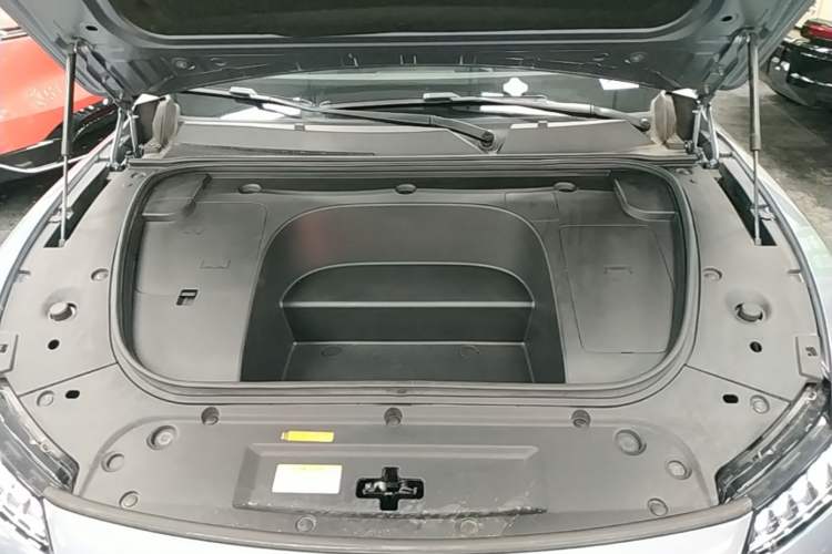 Used Dongfeng eπ eπ007 2024 620 Pro Version Engine Bay