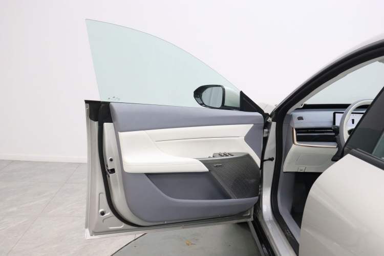 Used Dongfeng eπ eπ007 2024 620 Pro Version Interior 3