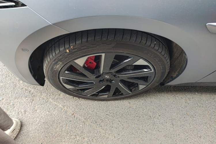 Used Dongfeng eπ eπ007 2024 Pure Electric 540 All-Wheel Drive Max Edition Left Front Wheel Hub