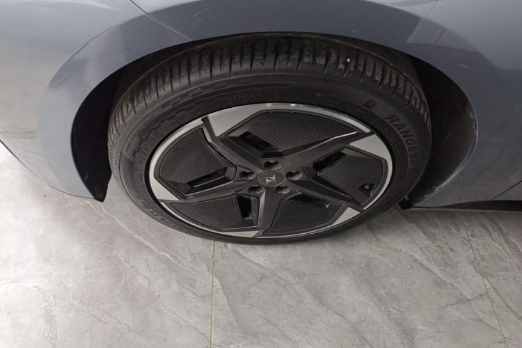 Used Dongfeng eπ eπ007 2024 530 Pro Version Left Front Wheel Hub