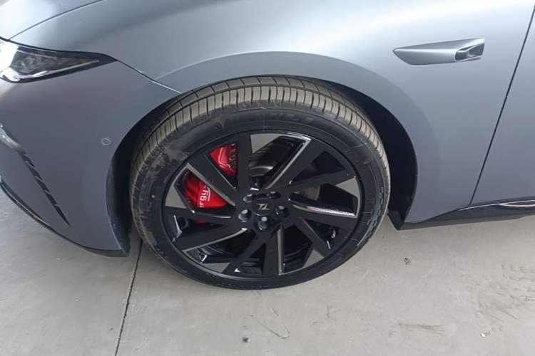 Used Dongfeng eπ eπ007 2024 Pure Electric 540 All-Wheel Drive Max Edition Left Front Wheel Hub