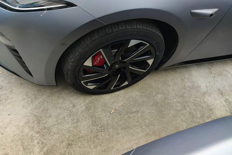 Used Dongfeng eπ eπ007 2024 Pure Electric 540 All-Wheel Drive Max Edition Left Front Wheel Hub