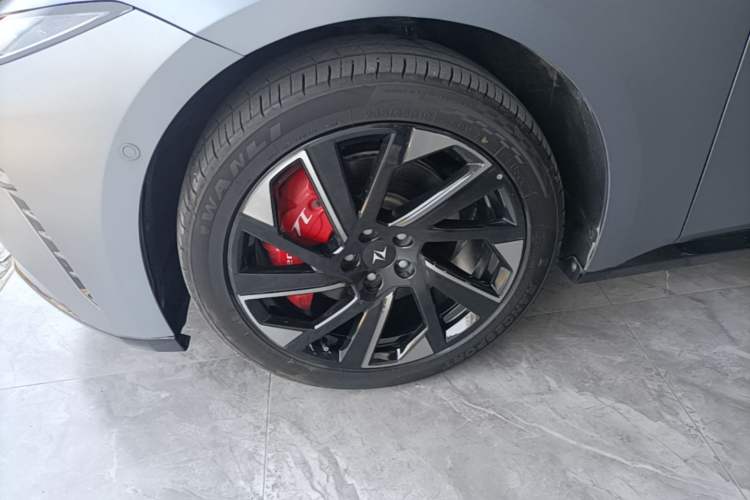 Used Dongfeng eπ eπ007 2024 Pure Electric 540 All-Wheel Drive Max Edition Left Front Wheel Hub