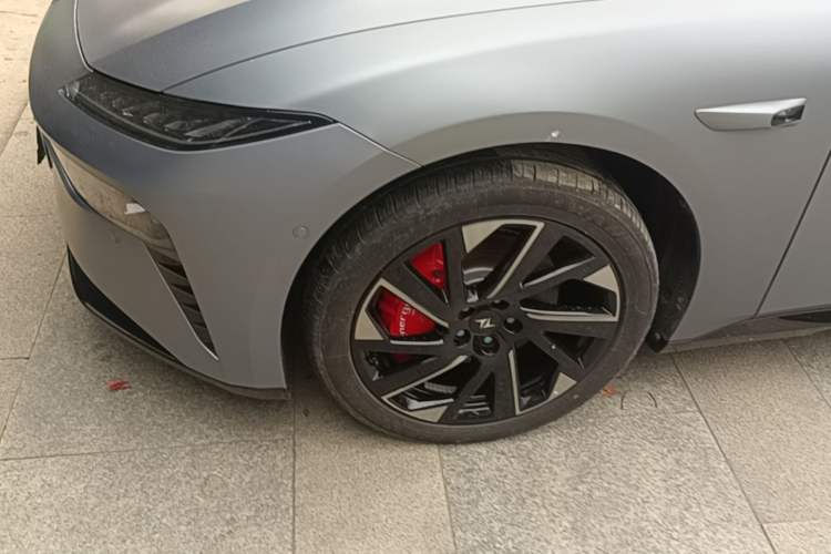 Used Dongfeng eπ eπ007 2024 Pure Electric 540 All-Wheel Drive Max Edition Left Front Wheel Hub