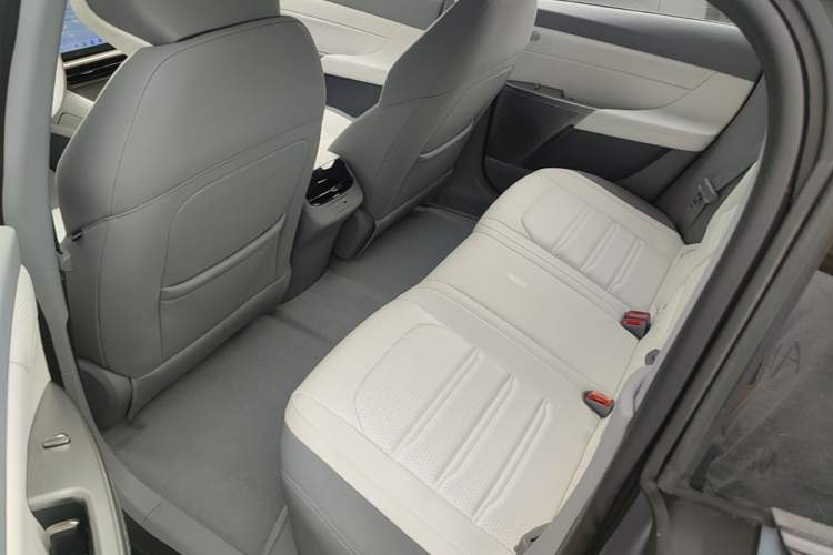 Used Dongfeng eπ eπ007 2024 Pure Electric 540 All-Wheel Drive Max Edition Left Rear Seat