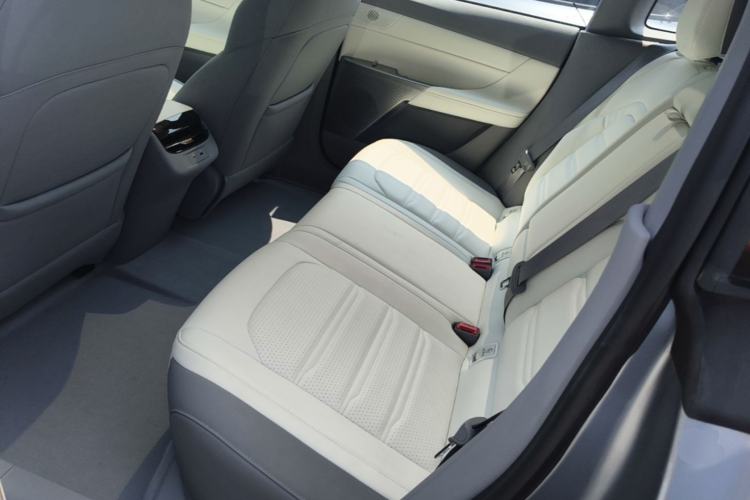 Used Dongfeng eπ eπ007 2024 Pure Electric 540 All-Wheel Drive Max Edition Left Rear Seat