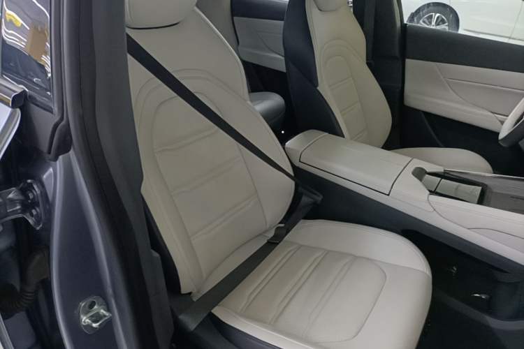 Used Dongfeng eπ eπ007 2024 530 Pro Version Right Front Seat