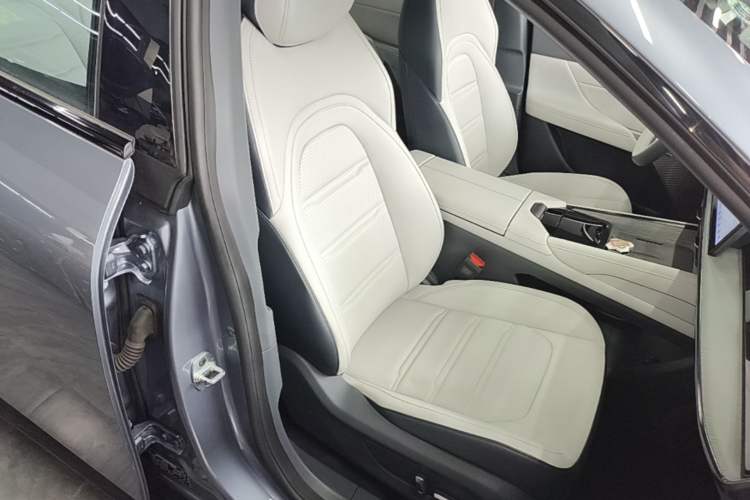 Used Dongfeng eπ eπ007 2024 530 Pro Version Right Front Seat