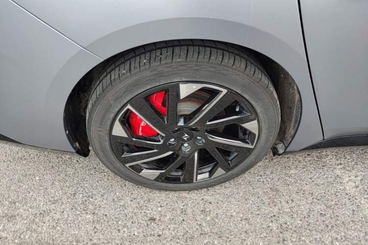 Used Dongfeng eπ eπ007 2024 Pure Electric 540 All-Wheel Drive Max Edition Right Rear Wheel Hub