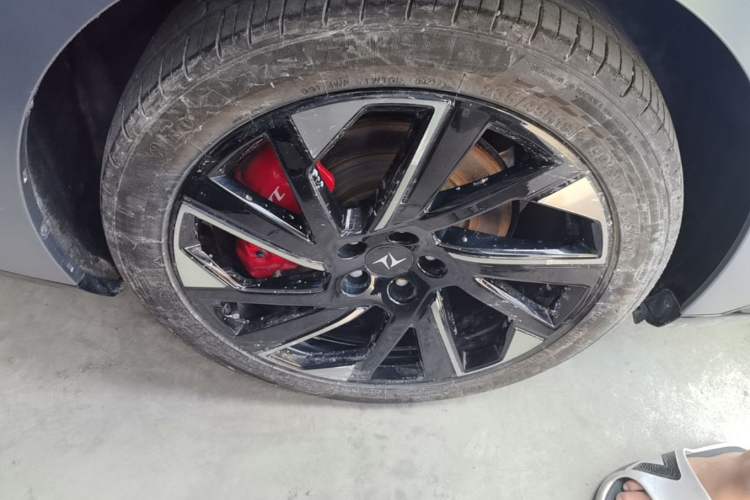 Used Dongfeng eπ eπ007 2024 Pure Electric 540 All-Wheel Drive Max Edition Right Rear Wheel Hub